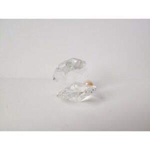 Crystal clam shell figurine w/‎ pearl